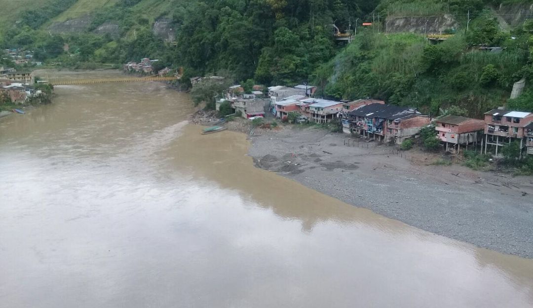 PUETTO VALDIVIA ASUTADOS, HIDROITUANGO ZOZOBRA, COMUNIDAD CON MIEDO: La tranquilidad se acabó en Puerto Valdivia: afectados por Hidroituango