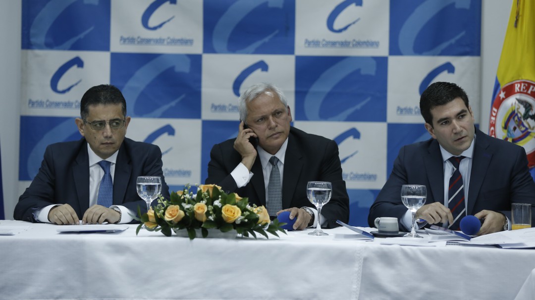 Gobierno se compromete a revisar reclamos del conservatismo