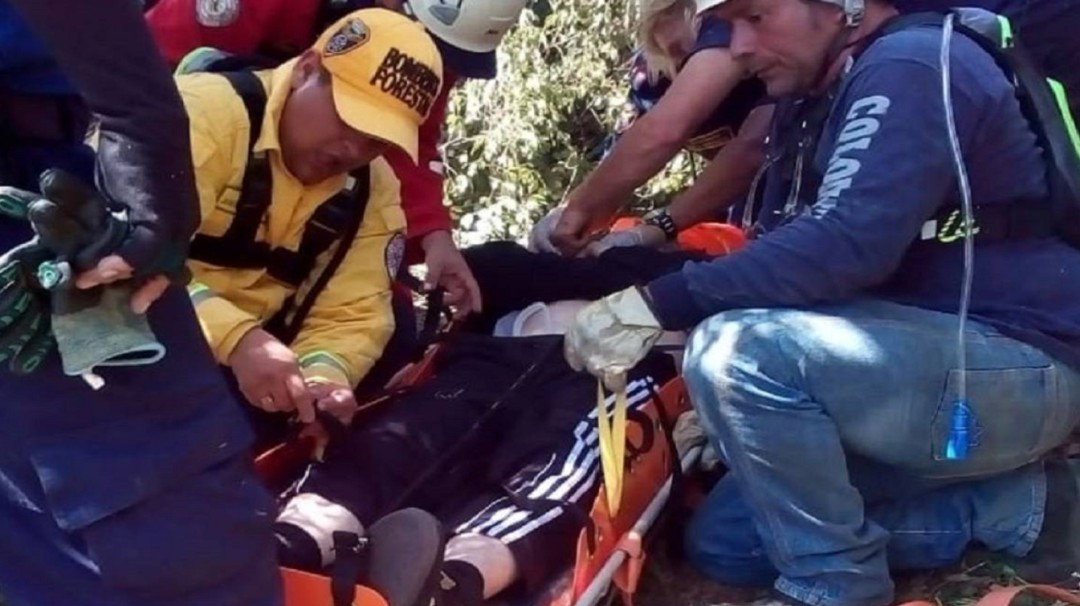 Graves lesiones sufrió mujer en accidente de paracaidismo recreativo