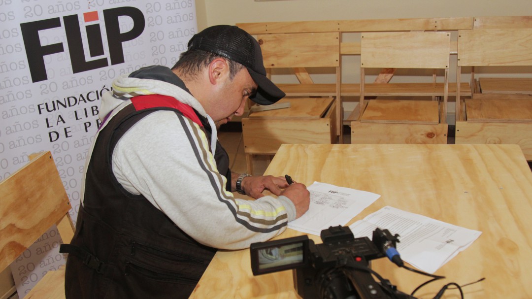 Aumentan amenazas a periodistas colombianos por parte de grupos ilegales