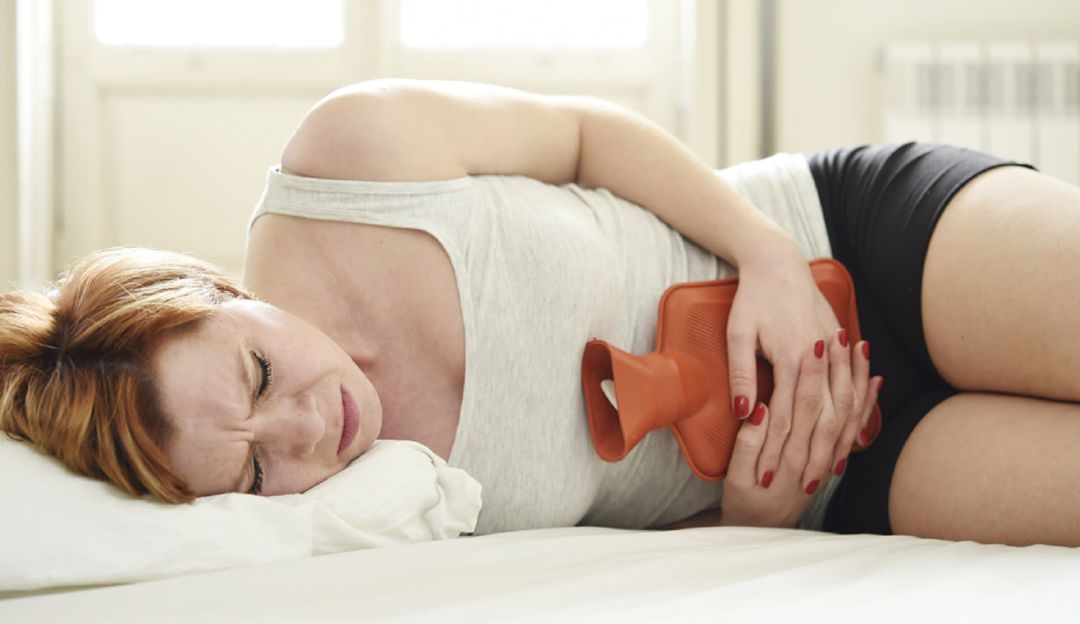 Cólicos igual a un infarto: La menstruación puede doler como un ataque al corazón según la ciencia