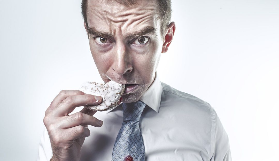 Comer a toda velocidad perjudica la salud: Estudio afirma que comer demasiado rápido perjudica la salud