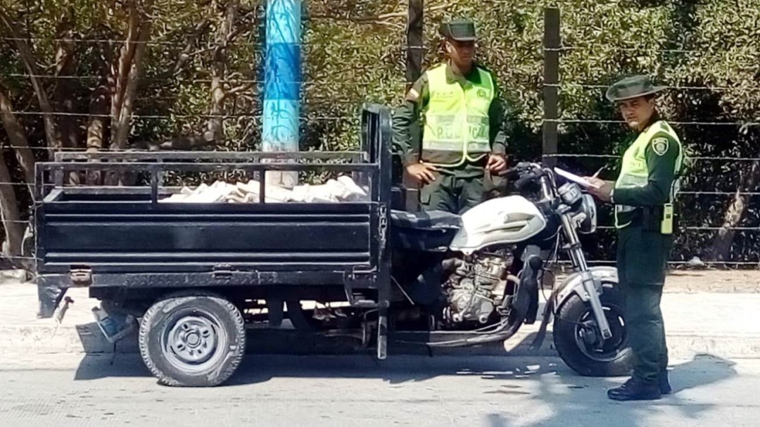 Tres capturados por rellenar con escombros las orillas del caño Juan Angola
