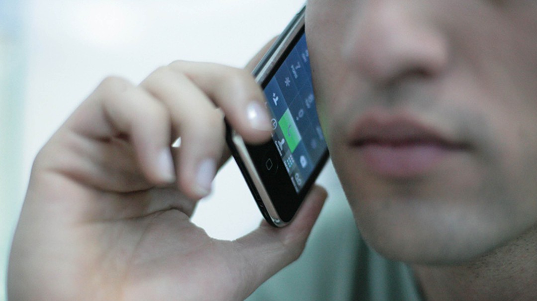 Celulares públicos podrían afectar la salud