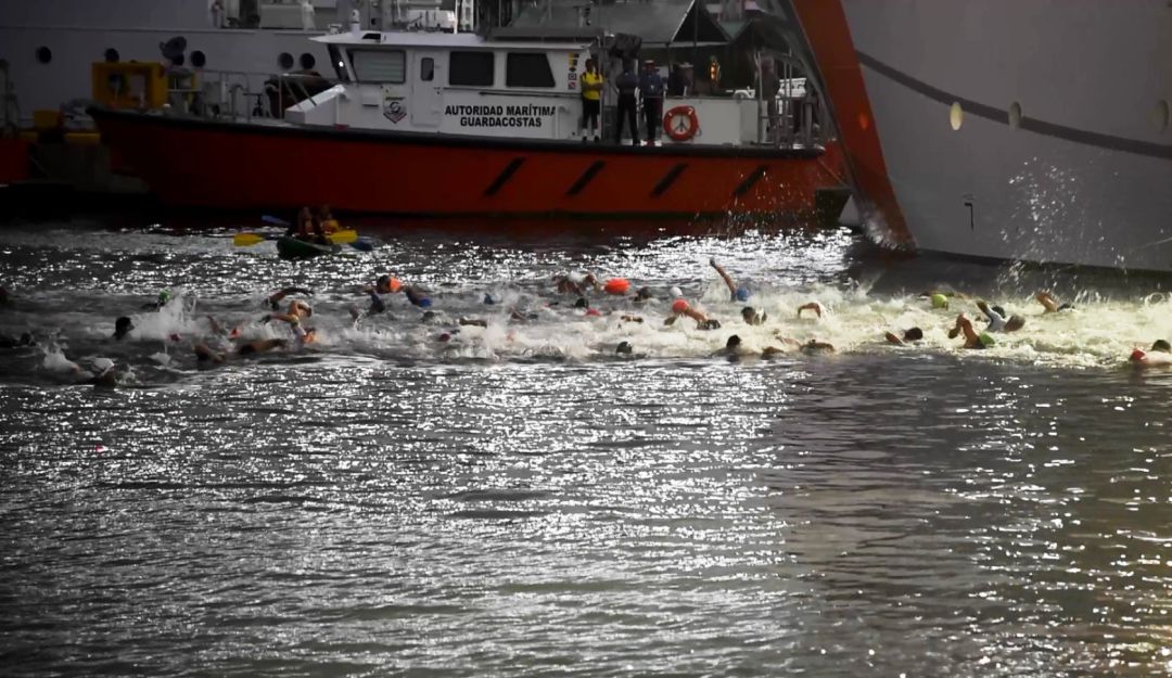 triatlón escuela de submarinos en Cartagena: Se llevó a cabo la tercera triatlón escuela de submarinos en Cartagena