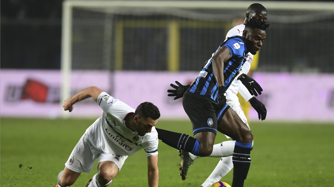 Atalanta con Duván Zapata perdió ante Milan