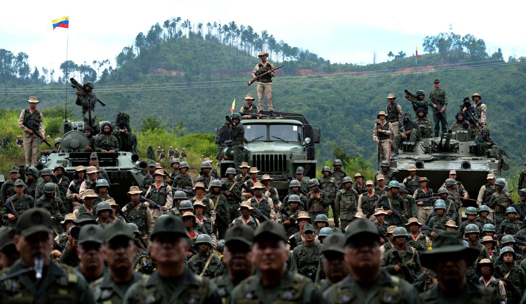 Crisis en Venezuela: Fuerza Armada dice estar alerta para evitar violación de frontera