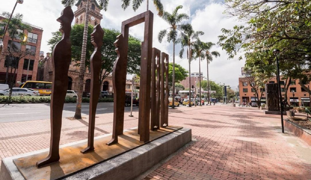IMPLOSIÓN EDIFICIO MÓNACO, MEDELLÍN ABRAZA SU HISTORIA, RESILIENCIA, PAZ: Grupo Éxito se une a Medellín abraza su historia