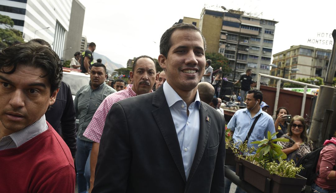 Crisis en Venezuela: Guaidó parte en caravana a frontera con Colombia por ayuda humanitaria