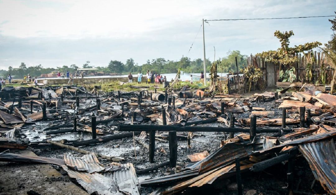 Región de la Tola Pasto: A cenizas quedaron reducidas 13 viviendas en la Tola