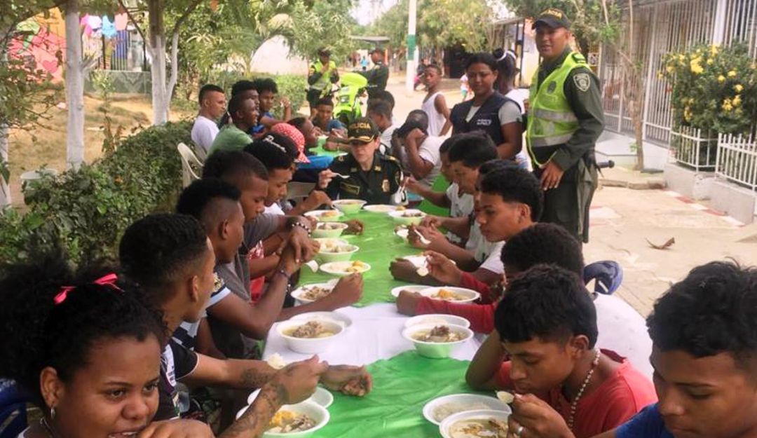 sancocho jóvenes Cartagena: Con un sancocho, jóvenes de Cartagena limaron asperezas