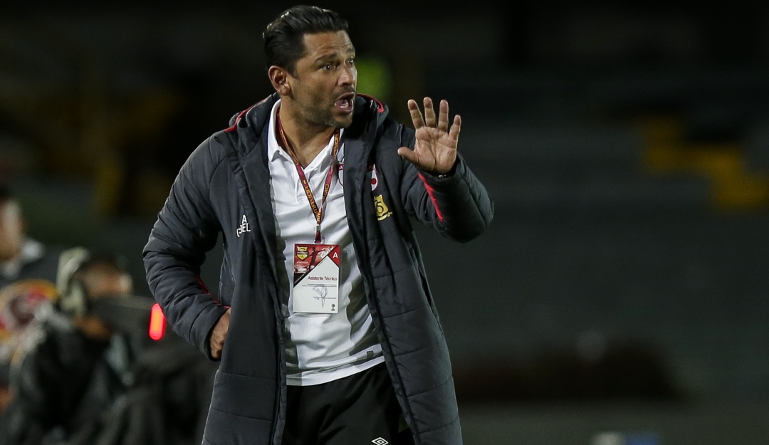 Después de tres años Santa Fe volverá a ser dirigido por un DT colombiano.