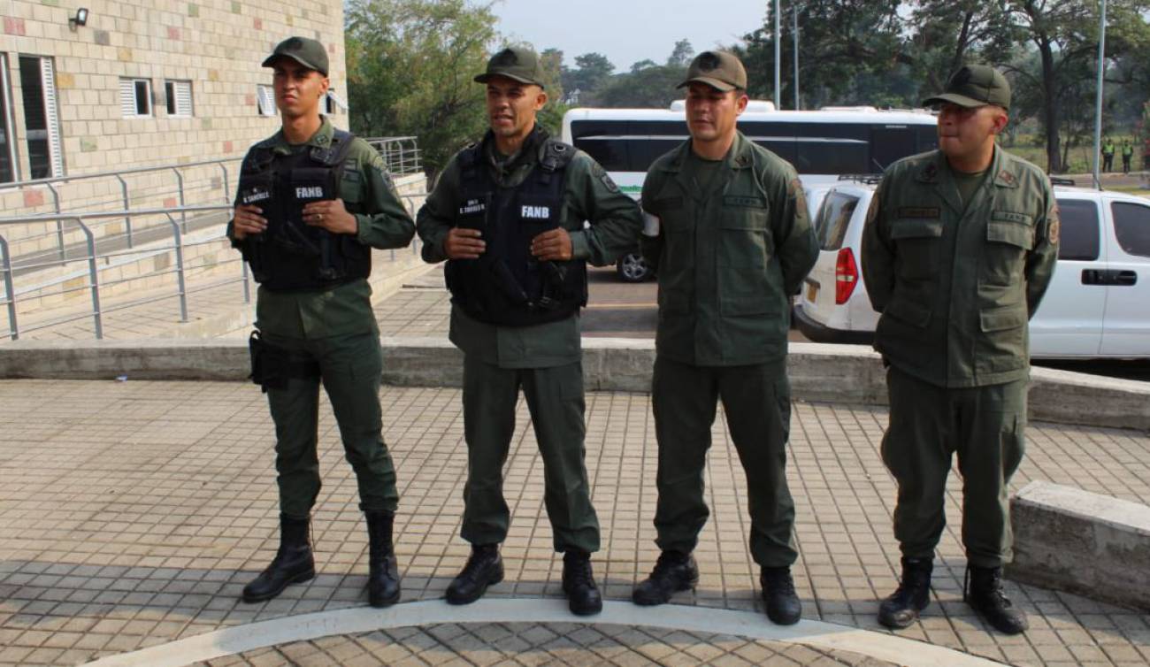 Gobierno (interino) de Juan Guaidó - Página 8 1550928884_565417_1550932607_noticia_normal_recorte1