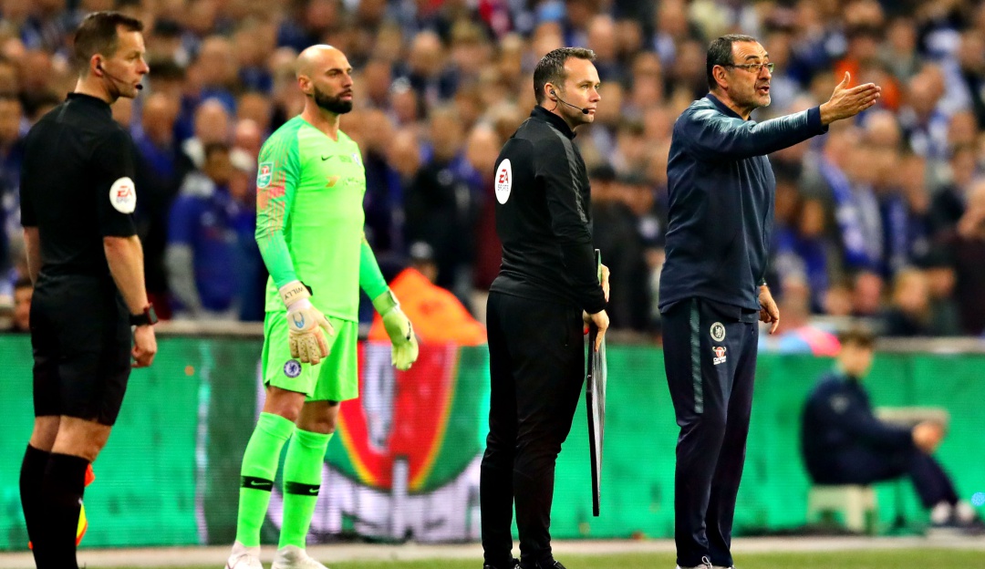 sarri kepa: La disputa en el Chelsea entre Sarri y Kepa durante la final