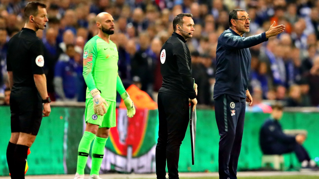 La disputa en el Chelsea entre Sarri y Kepa durante la final