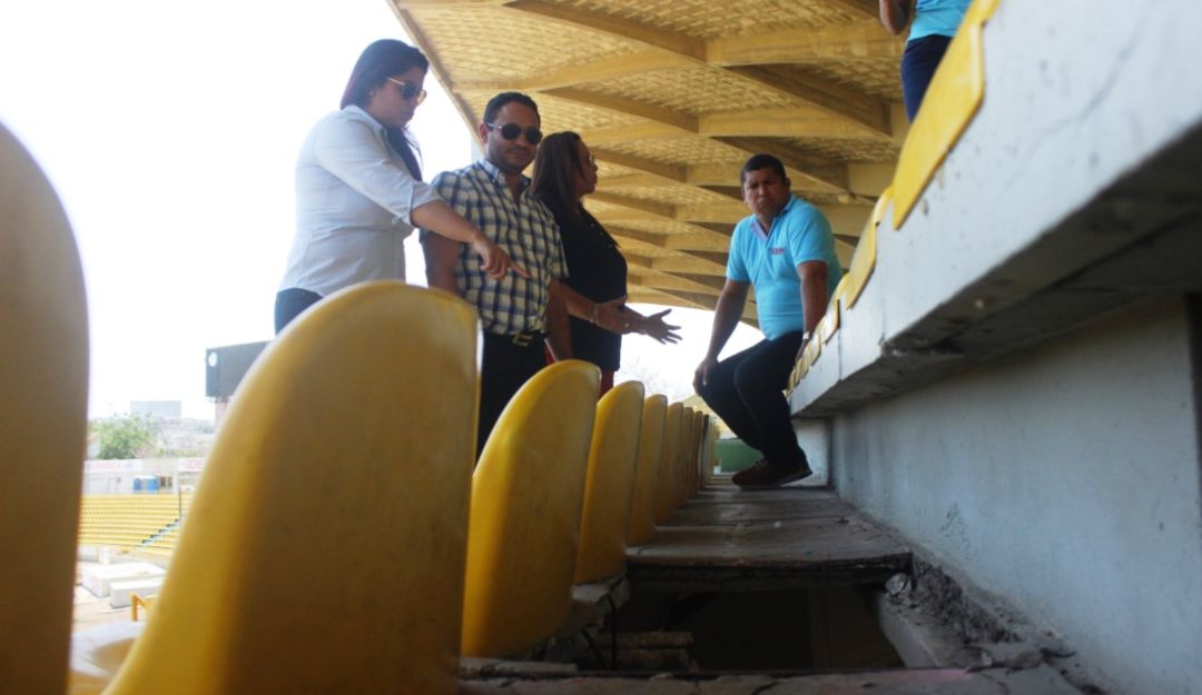 Jaime Morón: Recuperación de losetas que presentan deterioro por vejez en el Jaime Morón