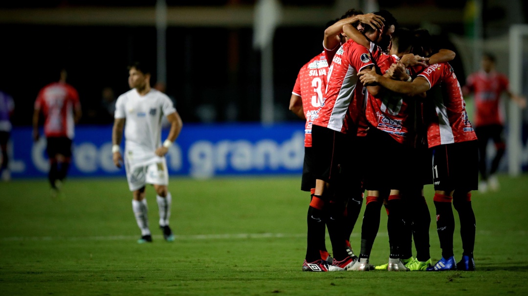 Santos y Sampaoli, eliminados en primera fase