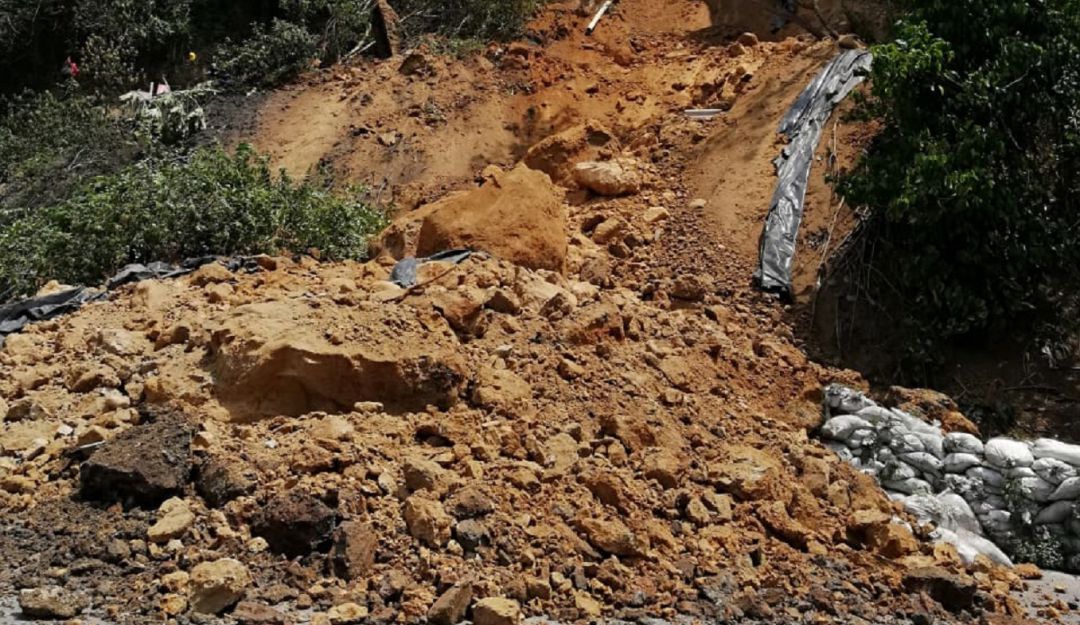 Deslizamiento en la carretera Panamericana