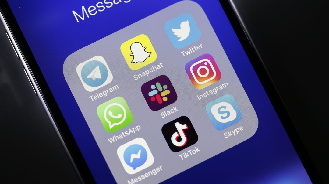 Multan a TikTok por recopilar ilegalmente datos de menores