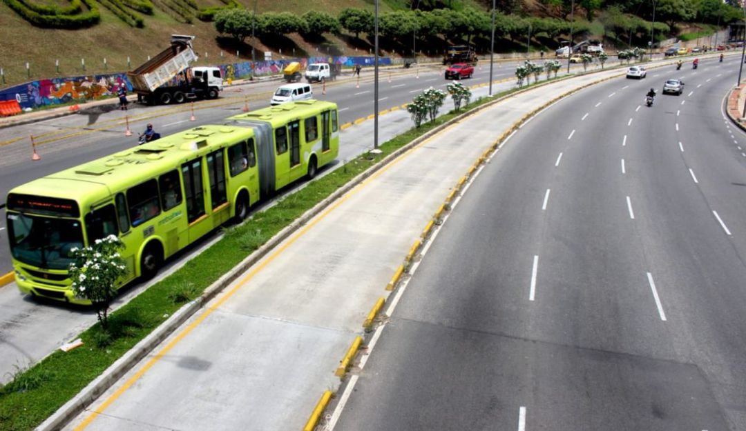 Polémica por prohibición de bicicletas en corredores: Resolución de Tránsito regula circulación de bicicletas por algunas vías