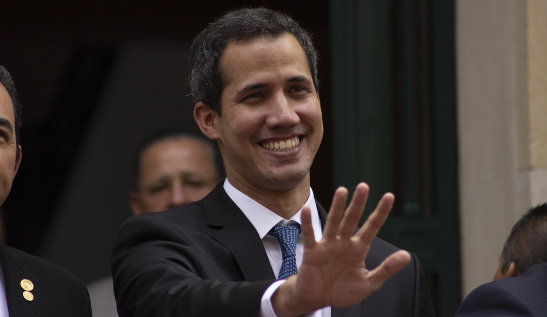 Juan Guaidó viajes en avión Colombia: Presidente interino de Venezuela se moviliza en avión de la FAC