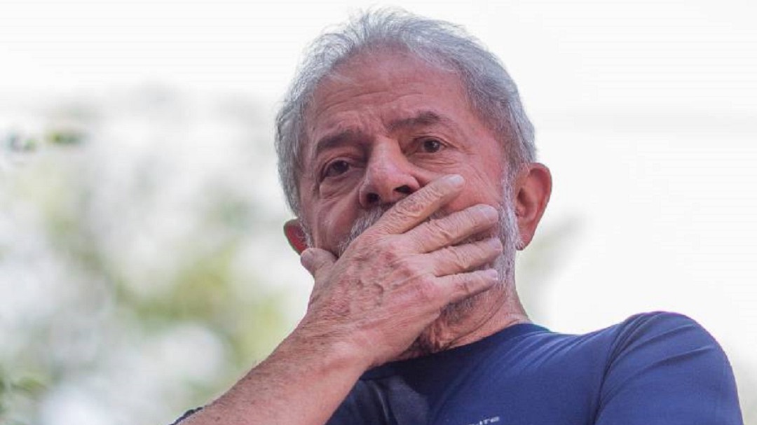 Lula regresa a prisión tras despedir a su nieto fallecido