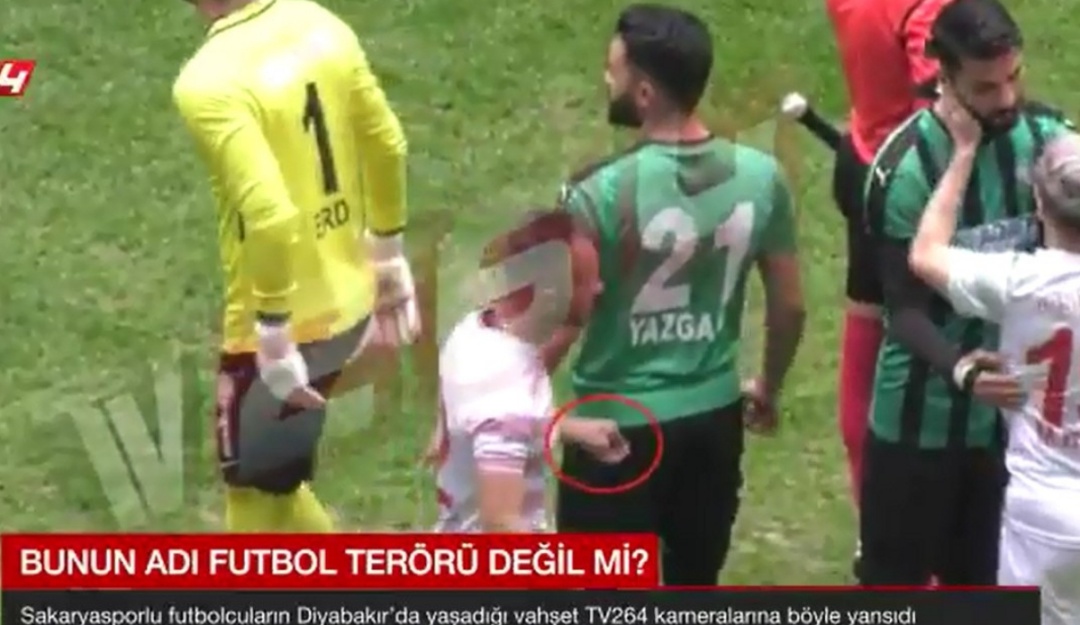 futbol turco: Un jugador agredió con una cuchilla a sus rivales en Turquía
