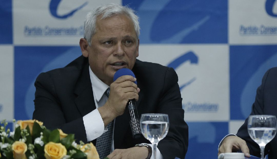 Hernán Andrade renunciará a la presidencia del Partido Conservador