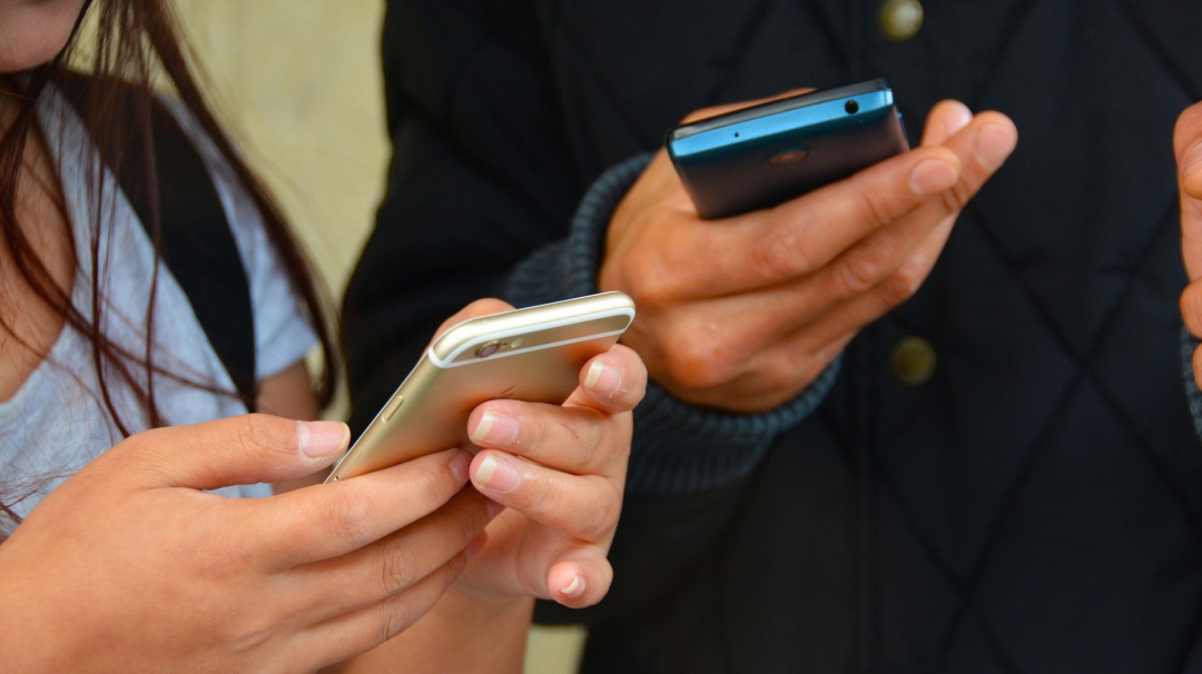 ¿Pensando en cambiar de celular? Estos están a menos de dos millones