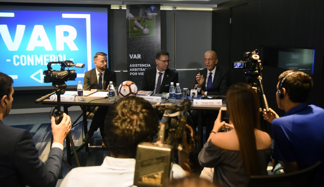 fifa penales rebotes: La International Board aclara la polémica con los penales