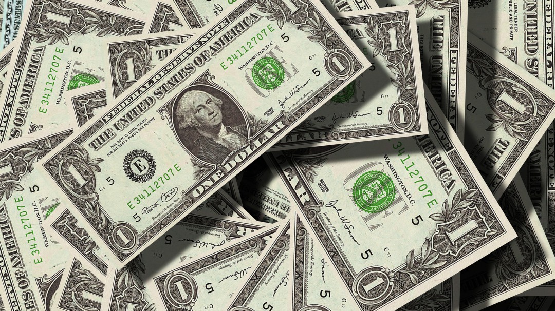 El dólar en el inicio de las operaciones del viernes subió $40