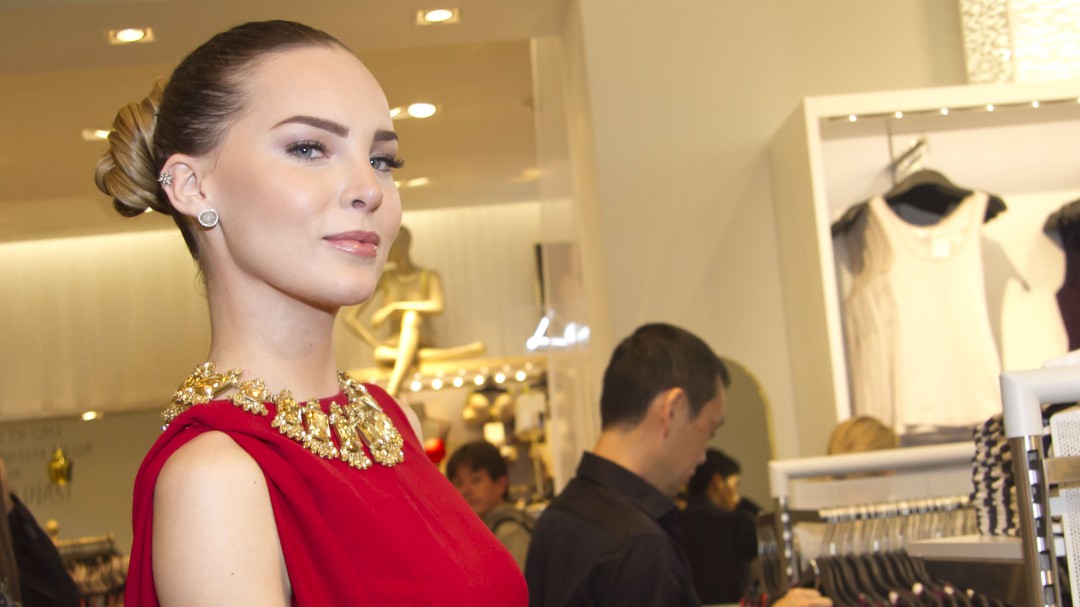 Con sensual foto, Belinda enciende las redes