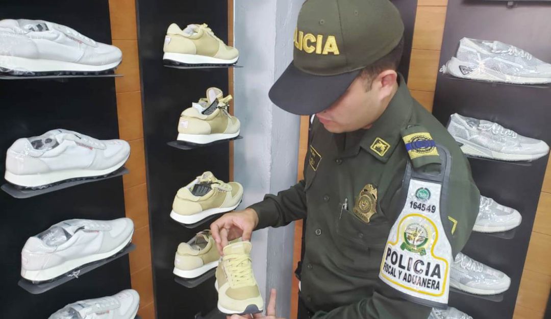 Incautación Zapatos Cartagena: Decomisan mercancía de contrabando en Sanandresito de Cartagena