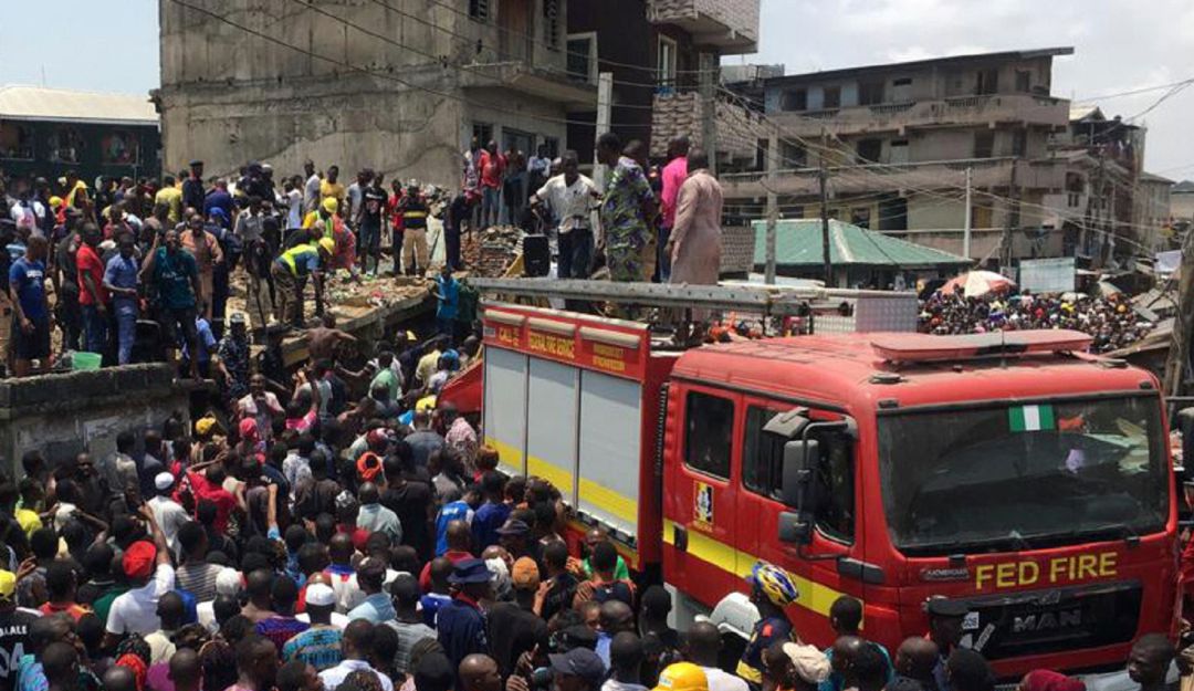 Se derrumbó una escuela en Lagos y hay niños atrapados — Nigeria