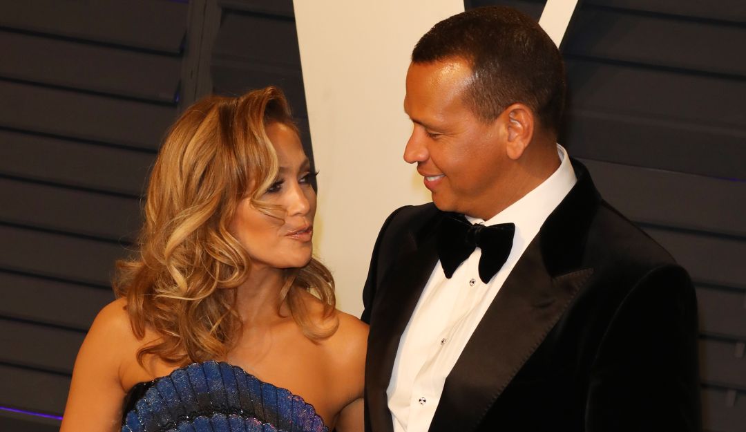 Fotos: JLo es capturada en vestido de baño