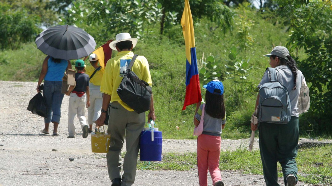 Ejército garantiza retorno de familias desplazadas de Nariño