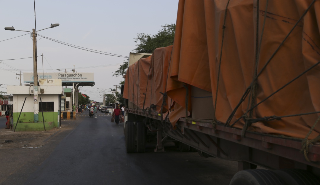 Paraguachón: Vehículos represados en Paraguachón por crisis energética en Venezuela