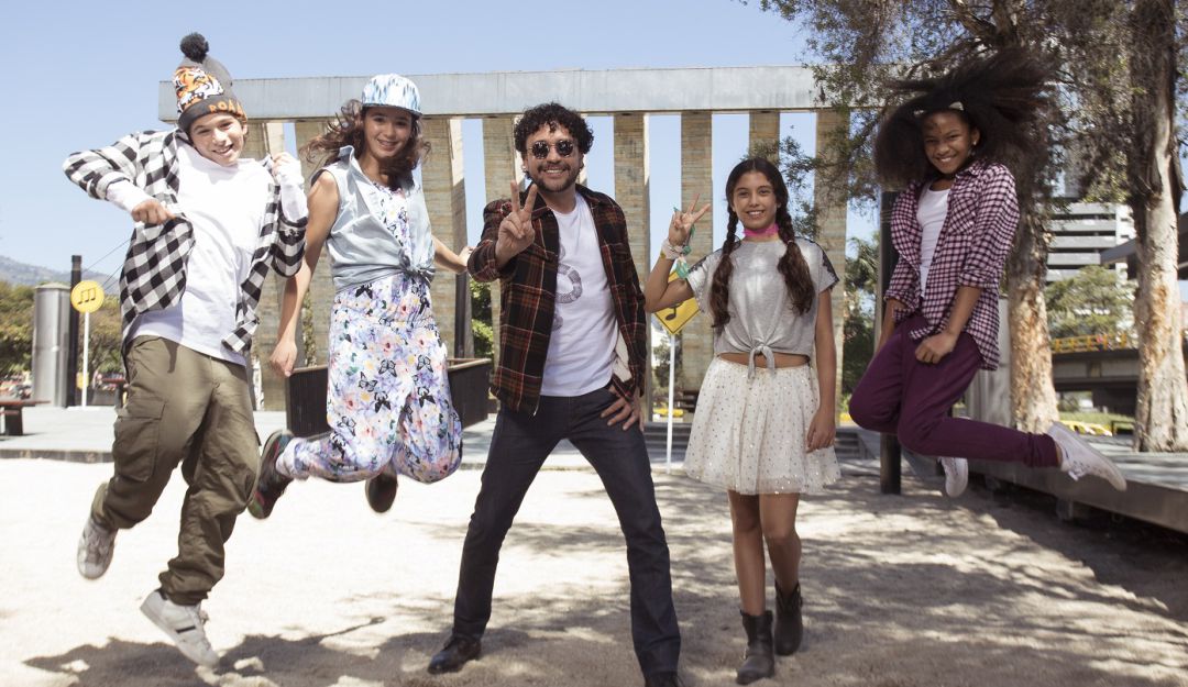 Mamá en reality: Mamá de participante de un Reality se lleva todas las miradas