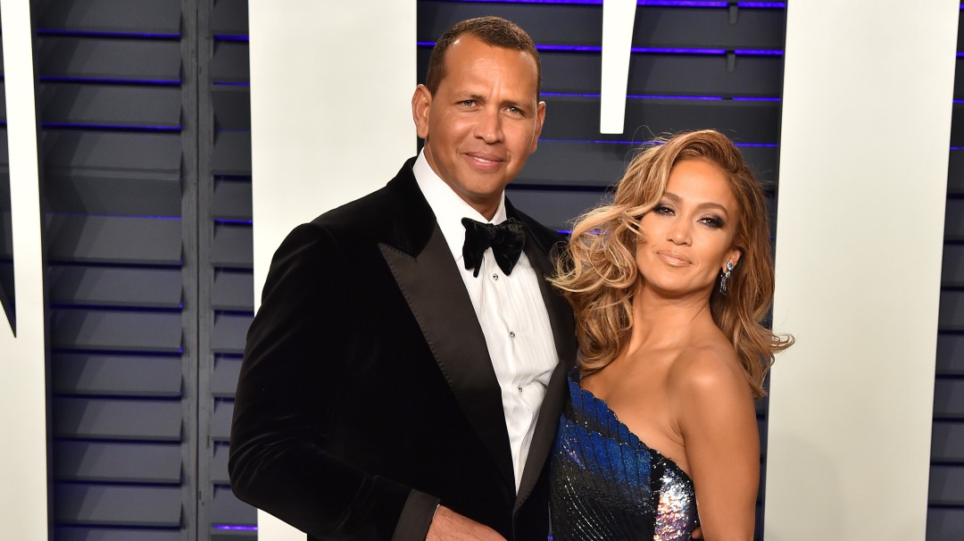 Así podría lucir el vestido de novia de Jlo