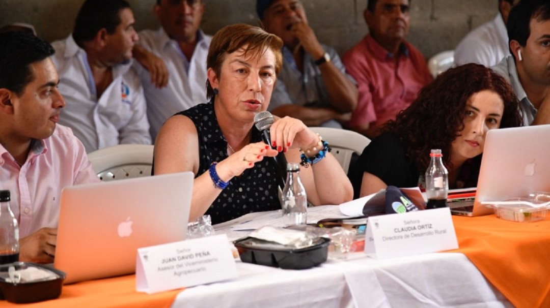Procuraduría suspende a directora de la Agencia de Desarrollo Rural