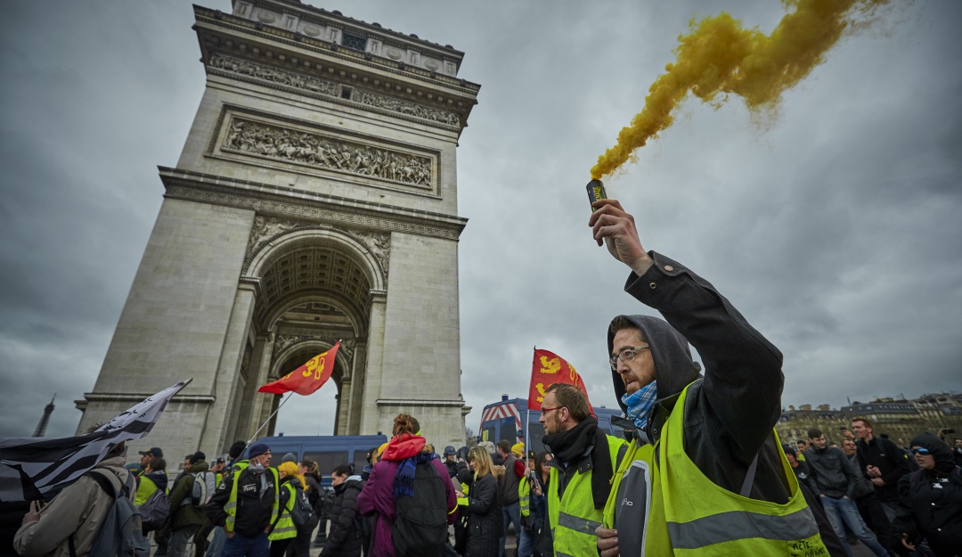 Protesta de ''Chalecos amarillos'' en París: Choques y saqueos en nueva protesta de los "chalecos amarillos" en París