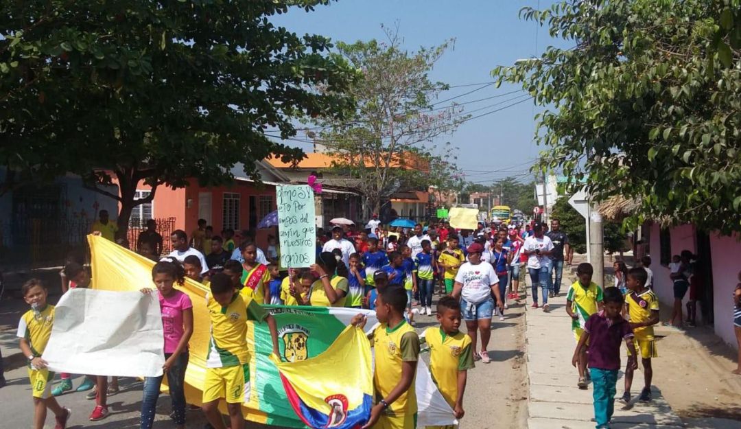 Protesta demolición cancha de fútbol Arjona Bolívar pista de patinaje: Protestan por demolición de una cancha de fútbol en Arjona, Bolívar