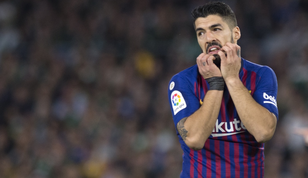 Luis Suárez lesión Uruguay Barcelona: Luis Suárez sufrió un esguince de tobillo y es baja en Uruguay