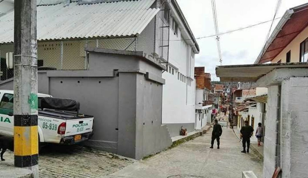 Granada en Anorí, Estación de Policía, Policía herido en Antioquia, ELN Ant: ELN volvió a lanzar granada a estación de Policía en Anorí, Antioquia