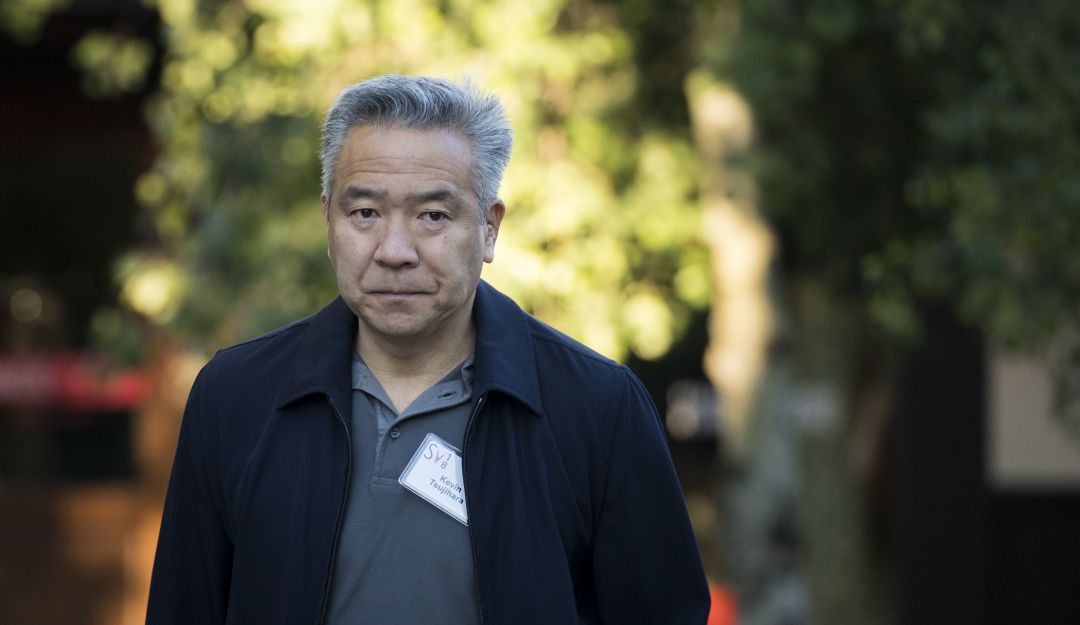 Presidente de Warner Bros deja su cargo por relación con una actriz