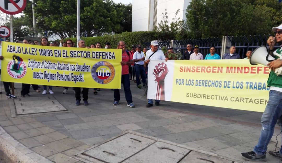 empleados civiles de Mindefensa: En Cartagena, empleados civiles de Mindefensa piden mejores condiciones