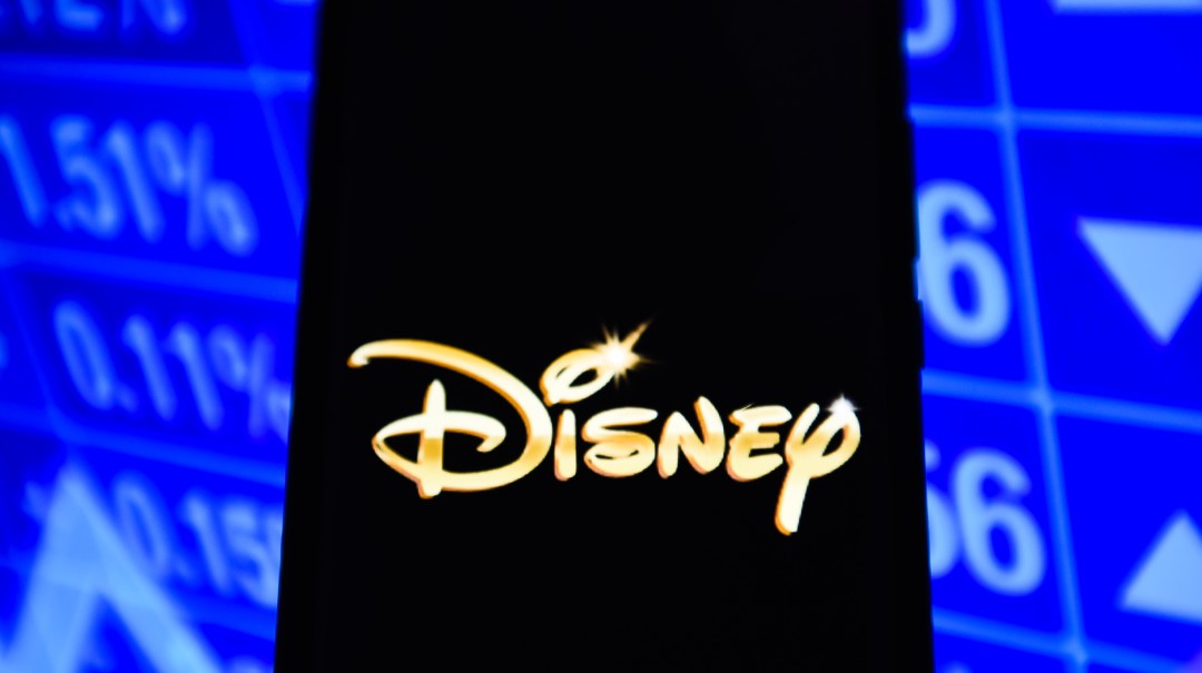 Compra de Fox por parte de Disney cobra su primera víctima