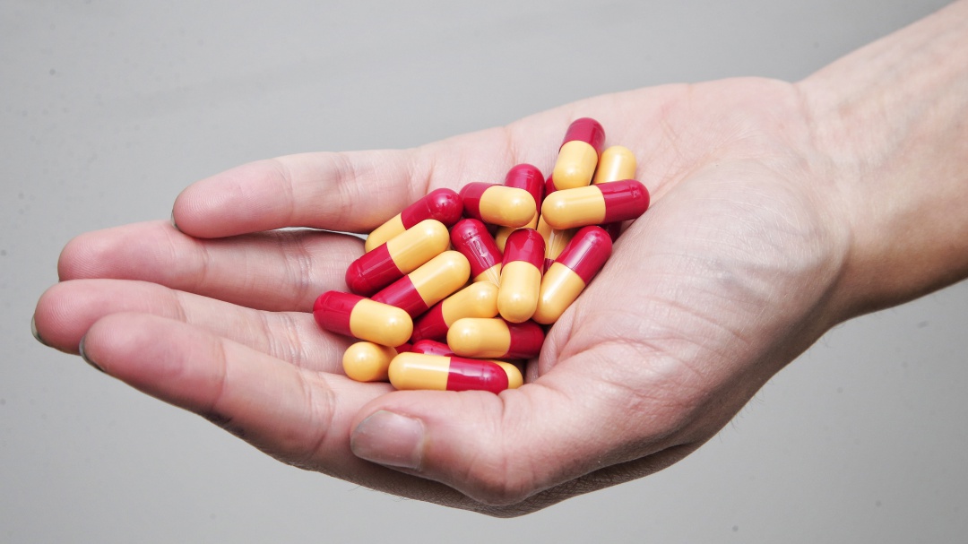 Hasta con enfermos terminales se traficaban medicamentos