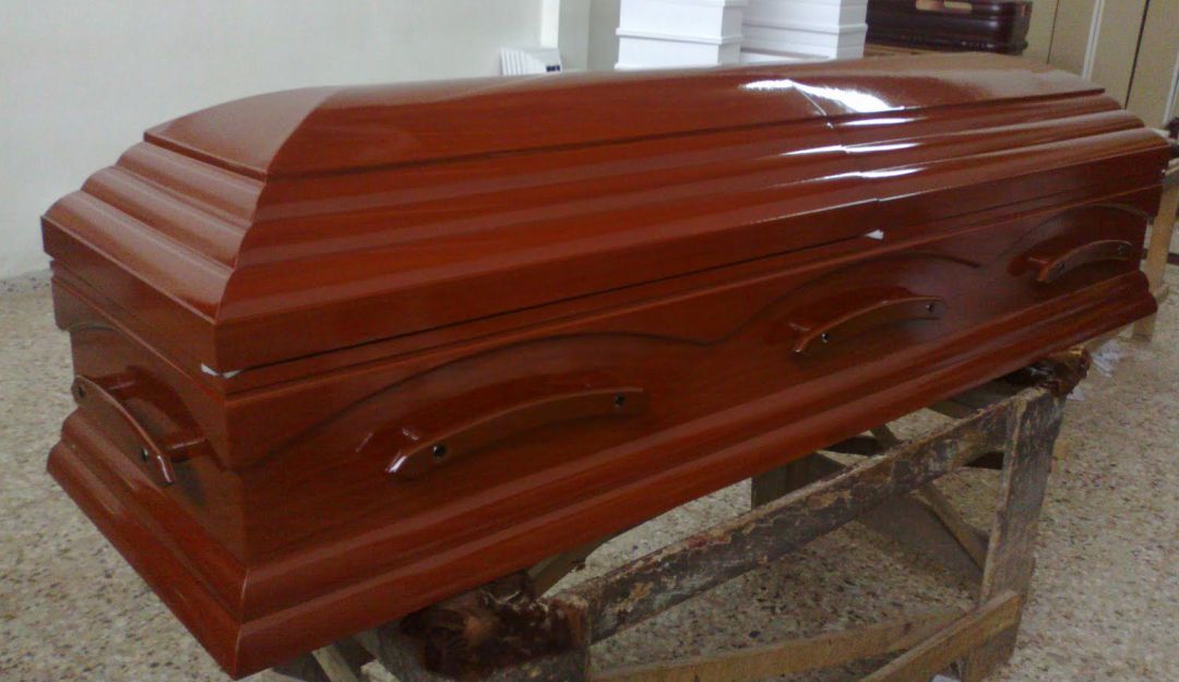 Conflictos comerciales: ¿Mala idea? El polémico mensaje de una funeraria que lo invita a morir