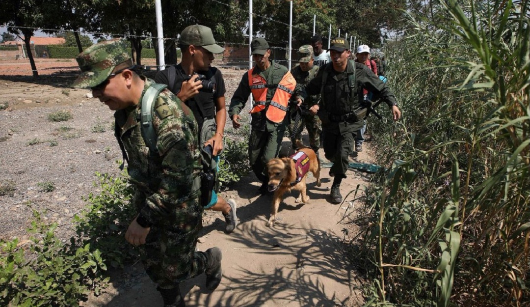 Militares desertores venezolanos: El martes comienza traslado de militares desertores venezolanos a Chile
